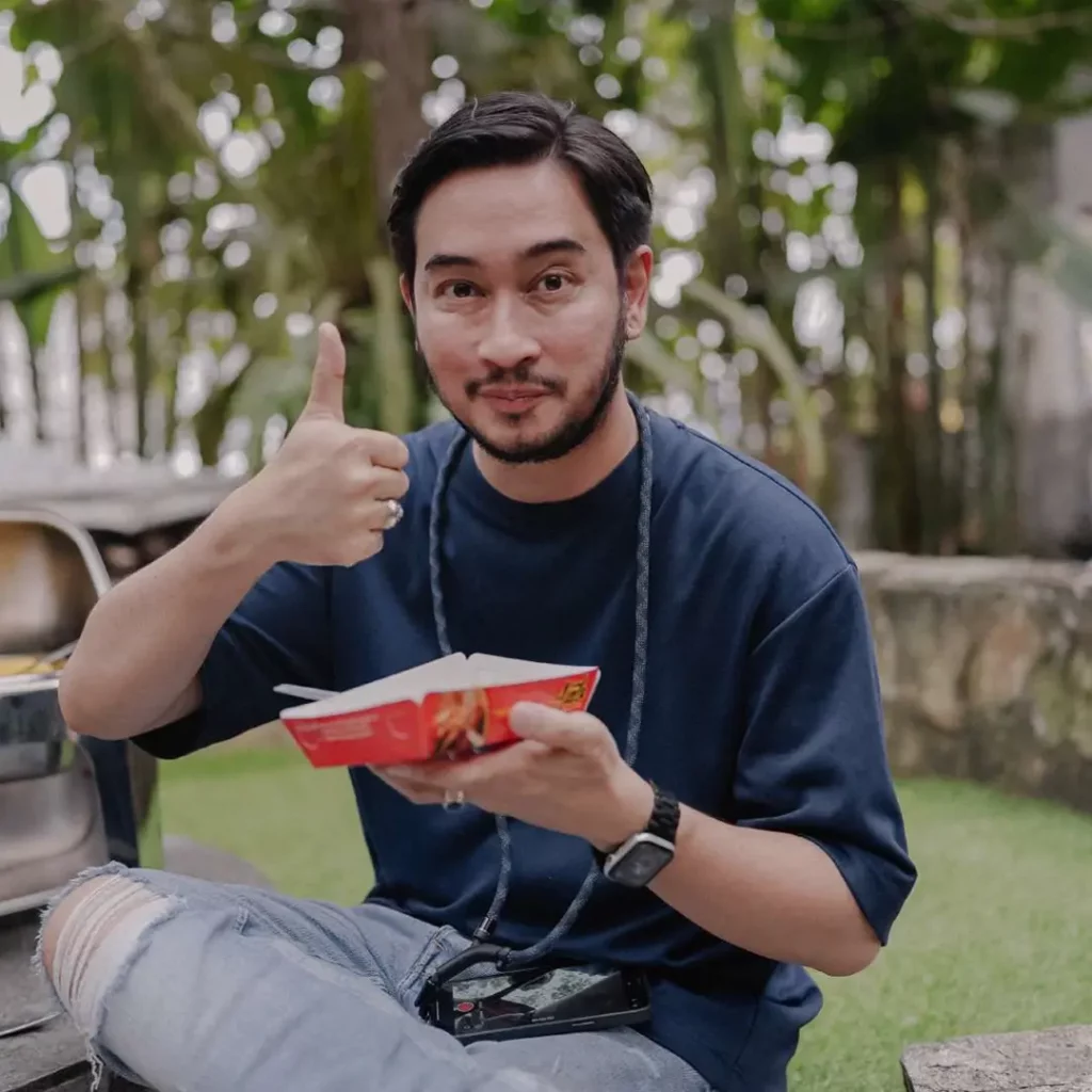 Ade Govinda Makan Kambing GUling Ajiib